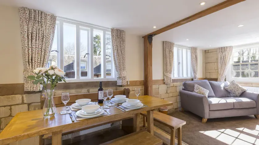 A sudeley castle cottage that sleeps 4 guests  in 3 bedrooms - Image 1