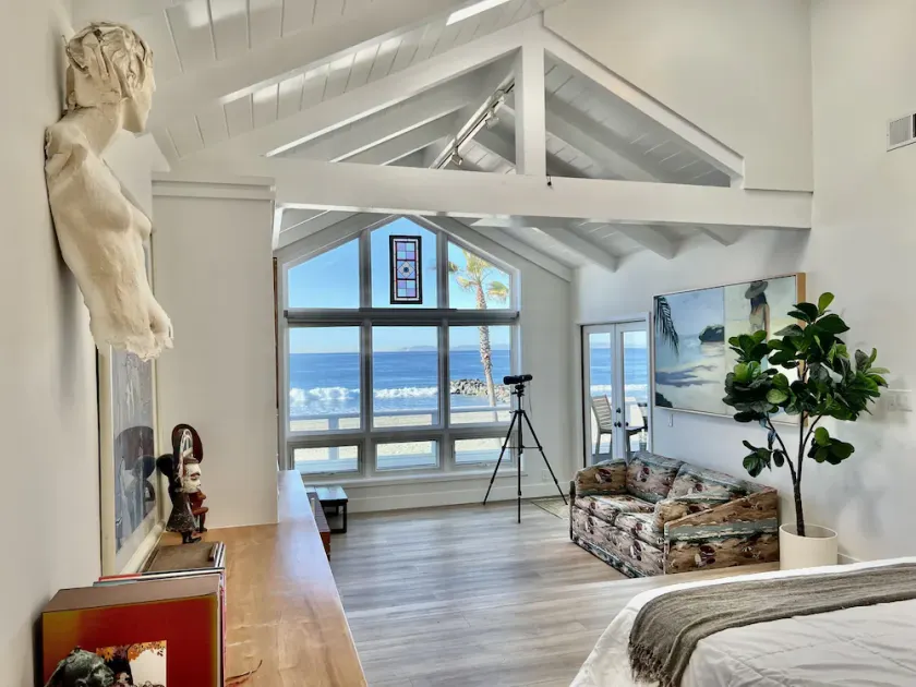 \"Artist's Retreat\" Available Apr-May. Entire Oceanfront Home - Image 1