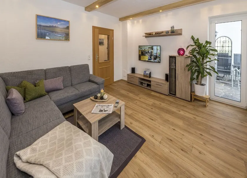 Apartamento para 2-4 pessoas, 2 quartos, sala de estar, terraço - Image 1