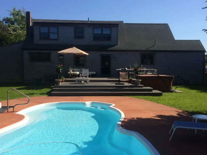 Miacomet Marvel avec piscine et cabane - Image 1