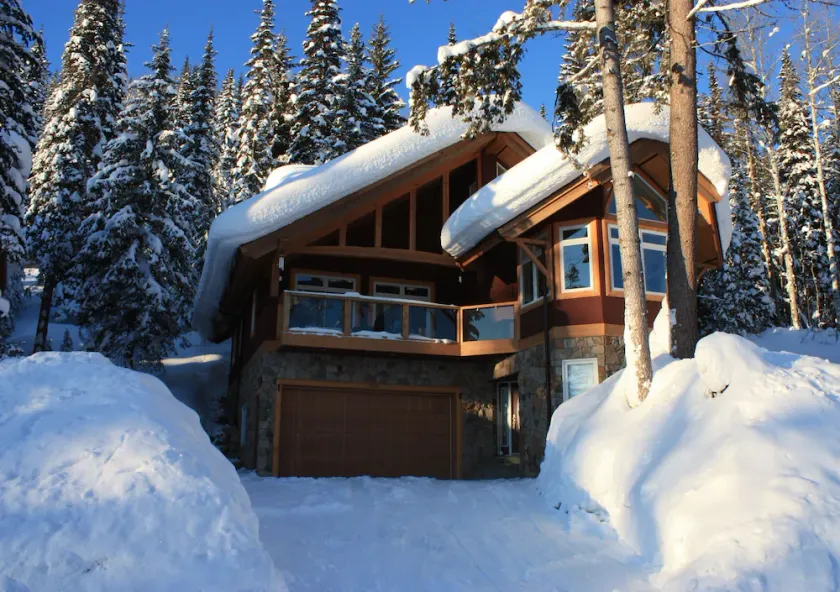 Best Ski-in/Ski-Out Luxury Chalet at Khmr - Hot Tub, Heated Floors, game table - Image 1