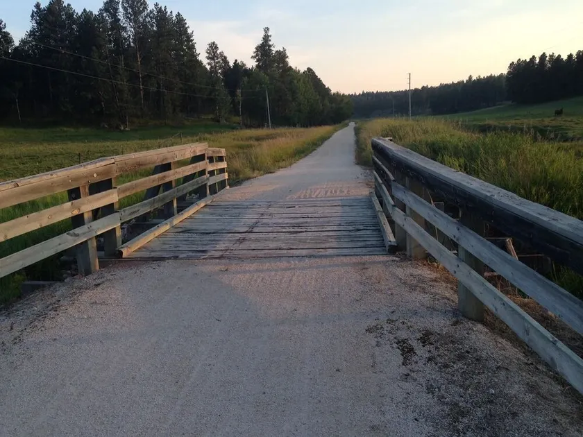On the Mickelson Trail: Log Home Perfect for families - Image 1