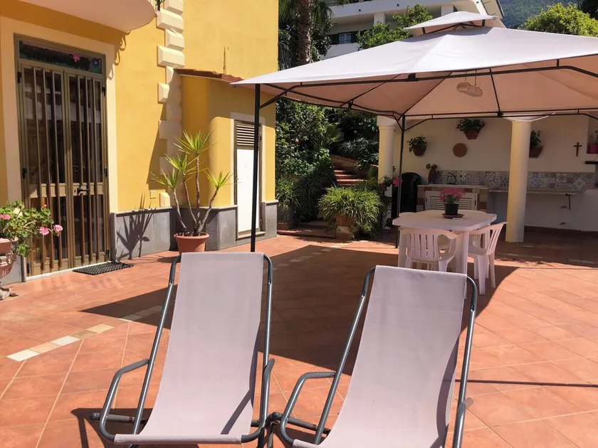 Appartement sur le golfe au pied du mont Faito - Image 1