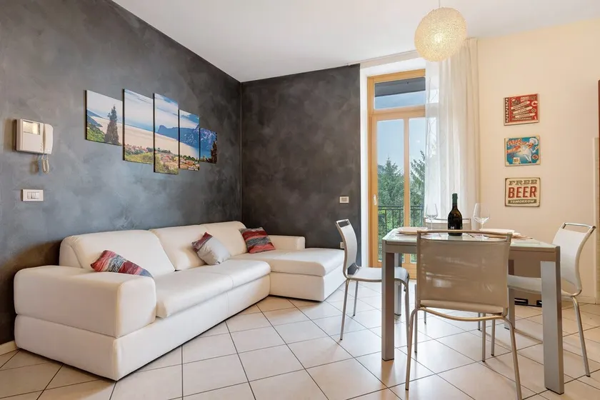 Apartamento 'Das Rote Haus' con vistas a la montaña, balcón y Wi-Fi - Image 1