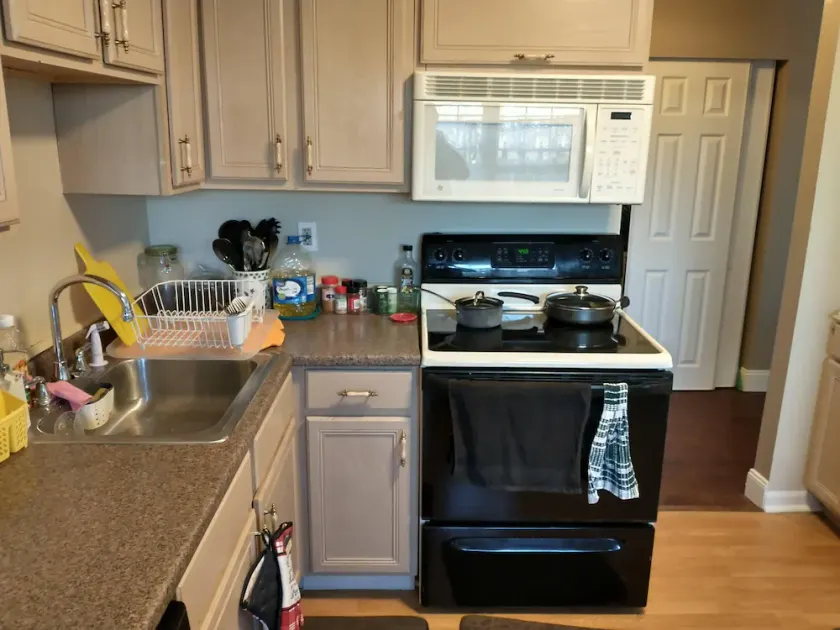 Cozy condo at the Raritan Bay / Jersey Shore --  Bus to NYC at corner - Image 1