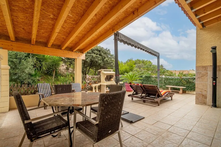 Apartment 'Le Grand Lapin Blanc' with Sea View, Private Terrace and Wi-Fi - Image 1
