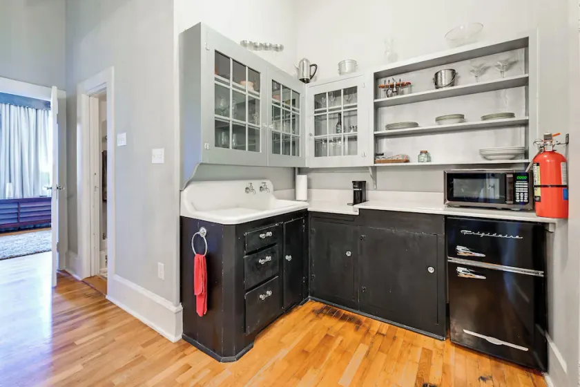 Historic Decatur Apt w City Square Views - Image 1