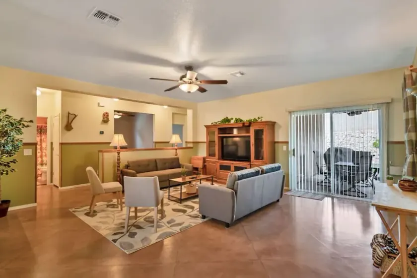 Centipede Ave Home · Beautiful Getaway Vacation Home In Tucson! - Image 1
