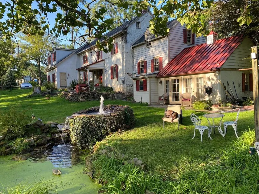 Cottage in Historic Bucks County - Image 1