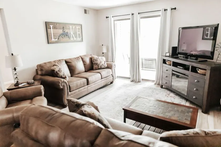 Grandpa's Getaway- Beautifully updated! Golf view! - Image 1