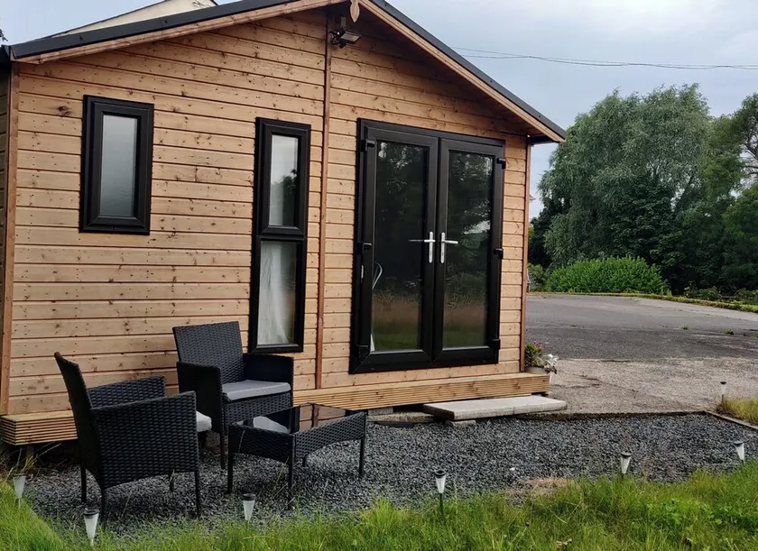 Cosy log cabin with views of Scrabo tower - Image 1