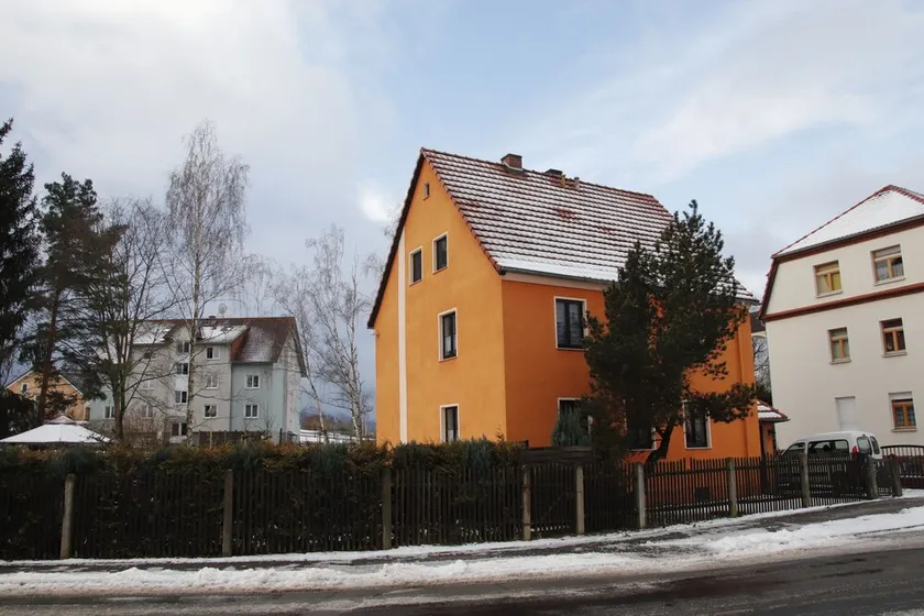 5 minutes to Lake Olbersdorf, vacation apartment with fireplace - Image 1