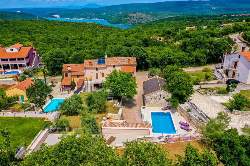 VILLA DE LUXE SUR UNE PROPRIÉTÉ PRIVÉE SPACIEUSE - Image 1