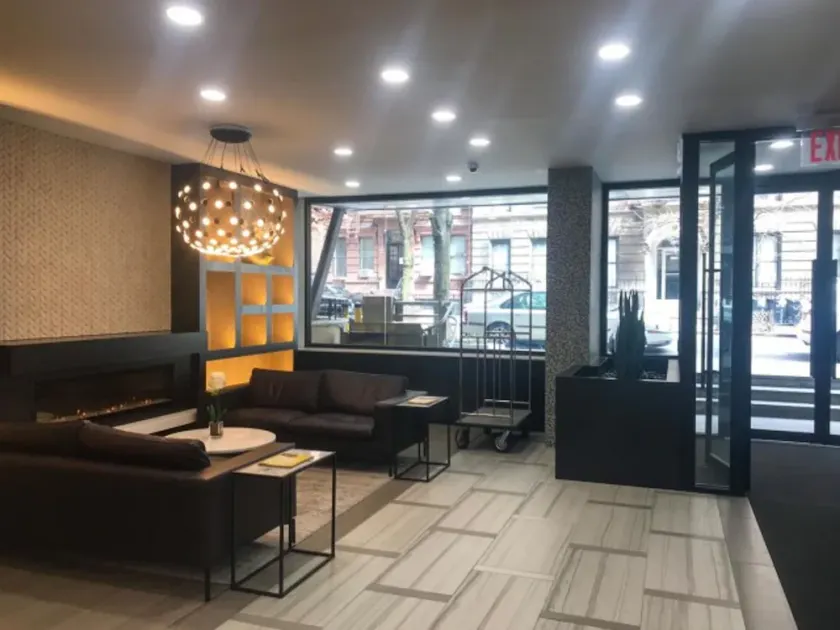 2 Bed Apt Ideally Located in UES of Manhattan - Image 1