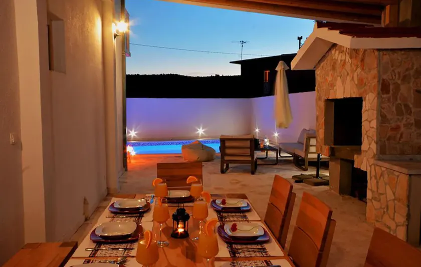 Beautiful Home In Pozorac - Image 1