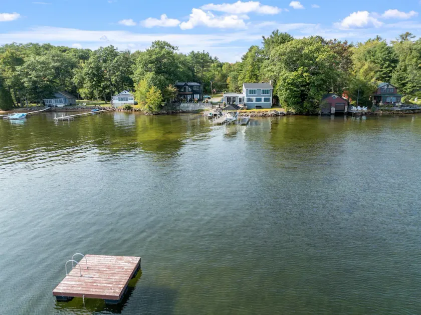 Boathouse Point on Lake Winnisquam! - Image 1