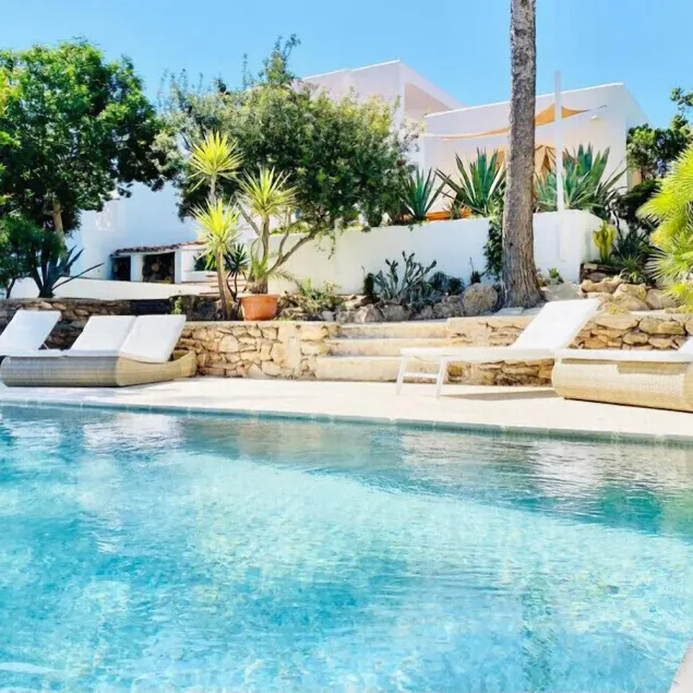 Belle vila rénovée à 2 pas de la plage (max 8 adultes ou 6 adultes et 4 enfants) - Image 1