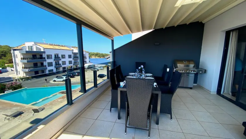 Appartement 5 étoiles dans un complexe exclusif nouvellement construit directement sur la mer avec piscine - Image 1