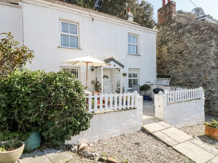 MALLARDS, pet friendly, country holiday cottage in Pentewan - Image 1
