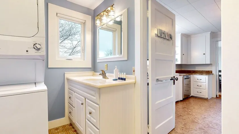 Driftwood Cottage - Image 1
