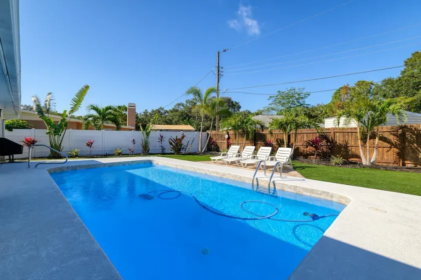 Cape Vista Getaway! Heated pool home minutes away from Anna Maria with grill! - Image 1