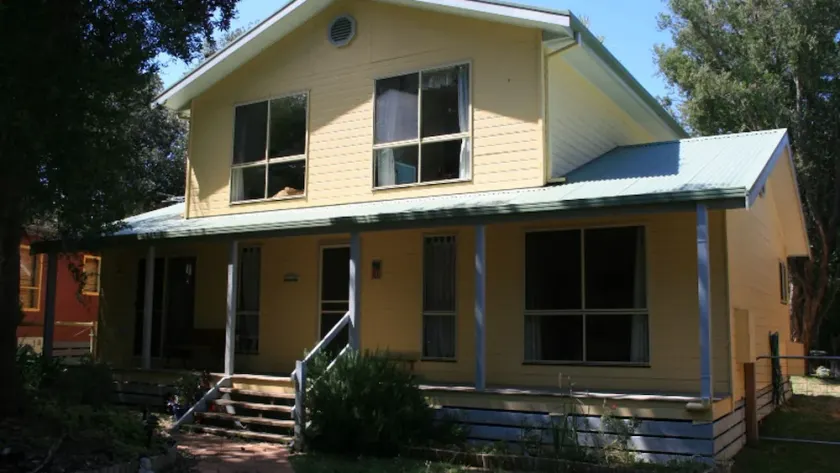 6 Bruce Road, Silverleaves - Image 1