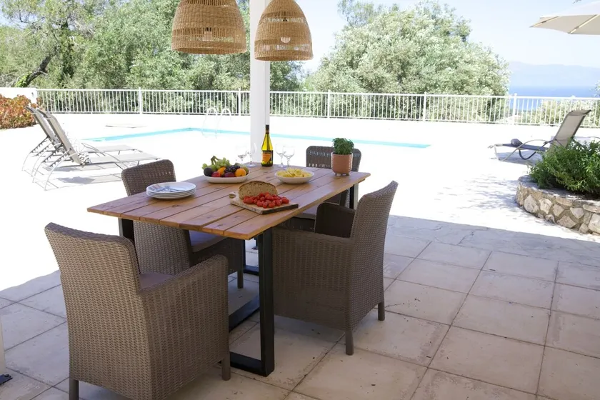 Charming 2-Bed Villa with Private Pool, Garden & Sunning Sunrise Views - Image 1