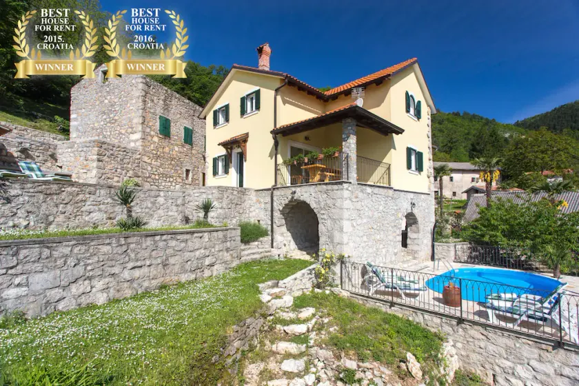 Luxury villa with private pool, wine cellar, located in Ucka Natural Park - Image 1