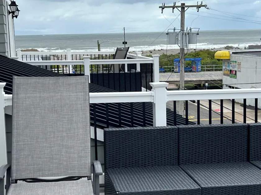 Luxury beachblock house with pool, oceanview, 4 decks near boardwalk - Image 1