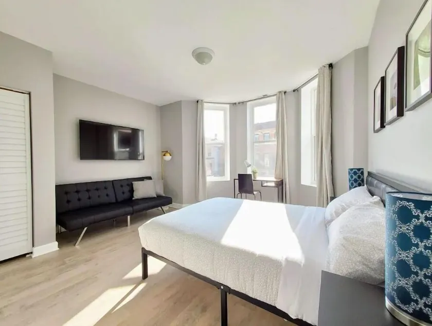 4 #1N - 4 Bedroom / 4 Bath Condo - McCormick Place, Wintrust Arena, Chinatown - Image 1