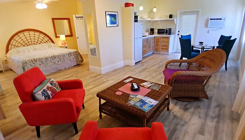 QUEEN ANGEL Beautiful Studio Suite, a few steps from the ocean,Grand Turk Island - Image 1