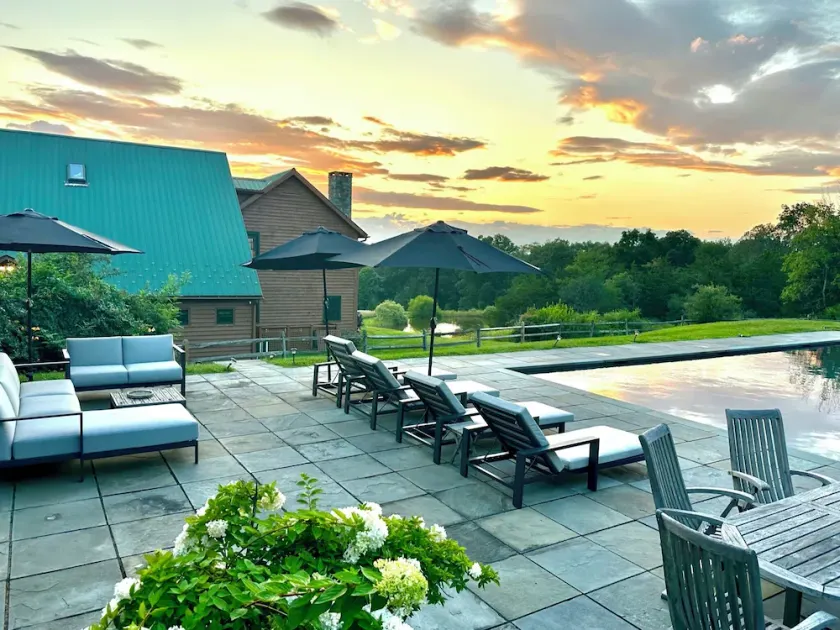 Country Modern Bungalow on 16 acres in the Hudson Valley  - Image 1