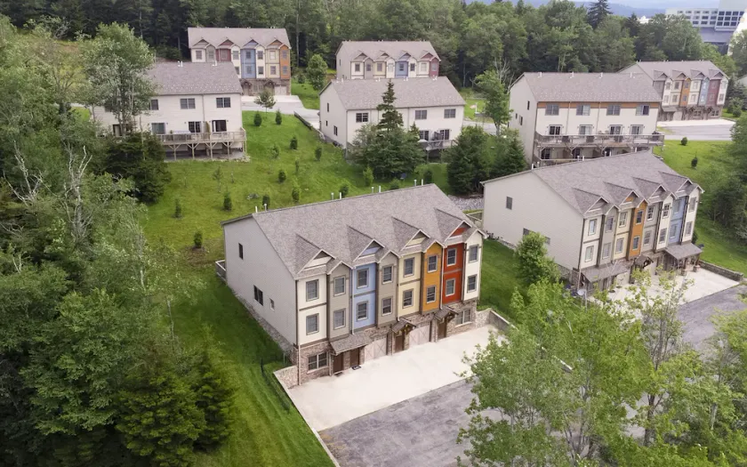 Snowshoe Creekside Villas - perfect location  - Image 1