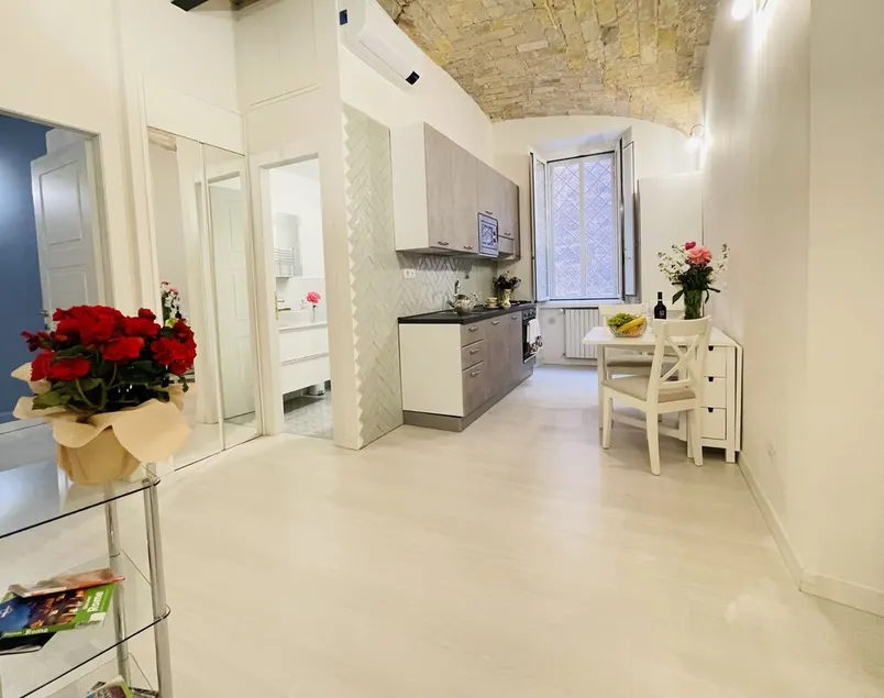 Fantastic 3 Bedroom Apartment In Center Of Rome. Beautifully Remodeled! - Image 1
