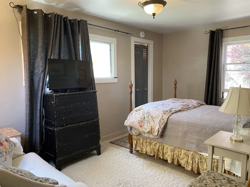 Cozy Cottage Close to Heart of Salinas. - Image 1