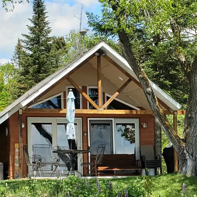 Cozy and welcoming 1 bedroom cottage on Pickerel Lake. Sleeps 4. - Image 1