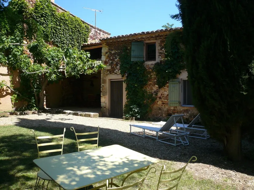 Casa antigua restaurada, ambiente tranquilo y bonito. - Image 1