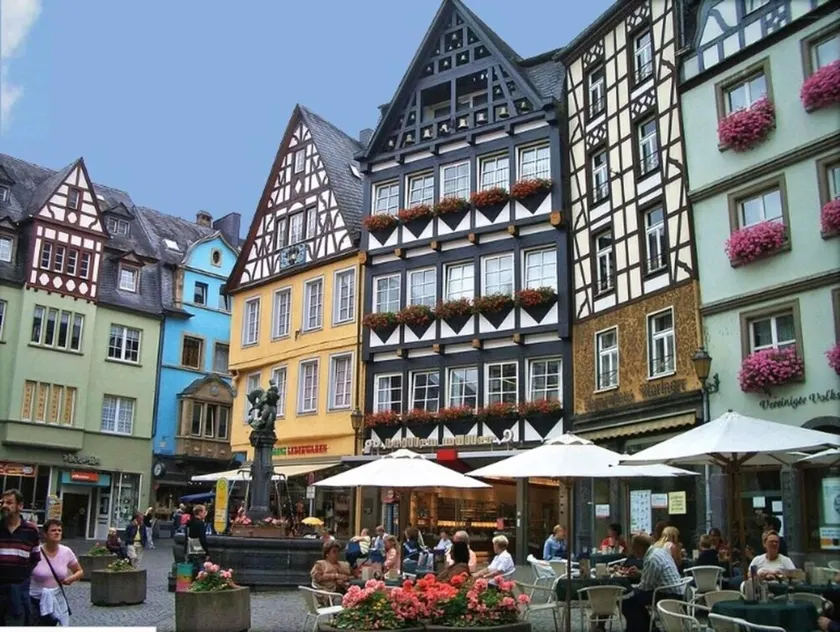 2 Bed Apt Sleeps 5 - Rooftop Terrace Wifi - Image 1