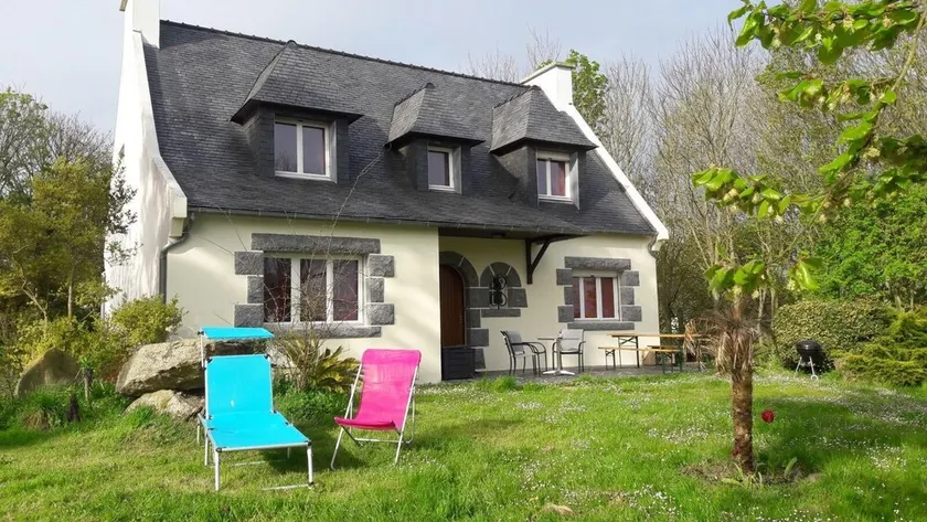 Beautiful Breton house with sea view in Tréompan - Image 1