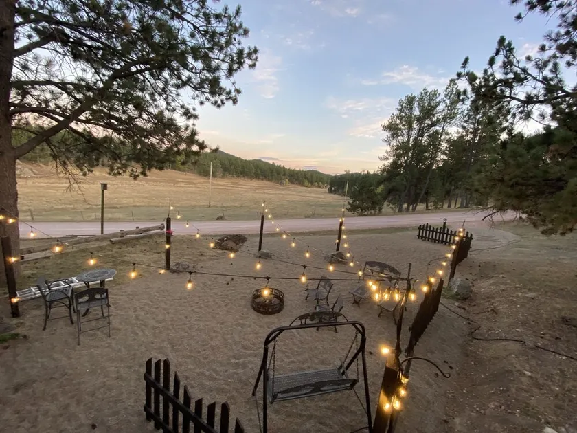 Beautiful countryside with 6 Bdrm with central air, next to Custer State Park - Image 1