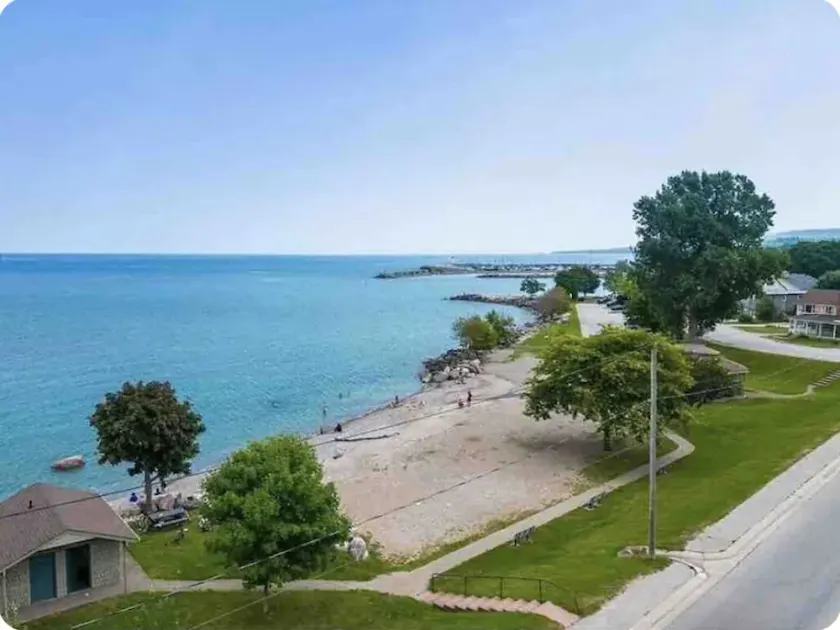 BAYVIEW AND SUNRISE! 1 bedroom close to ski hills and Bruce County - Image 1