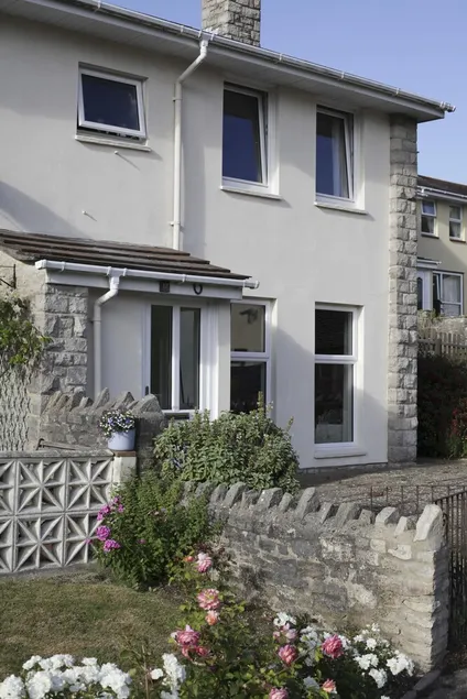 Maison idéale pour des vacances en famille avec un accès facile aux promenades côtières - Image 1