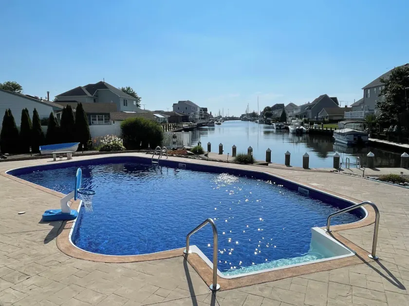 Exceptional waterview, heated pool, hot tub, 2-min walk to Ocean Gate beach! - Image 1