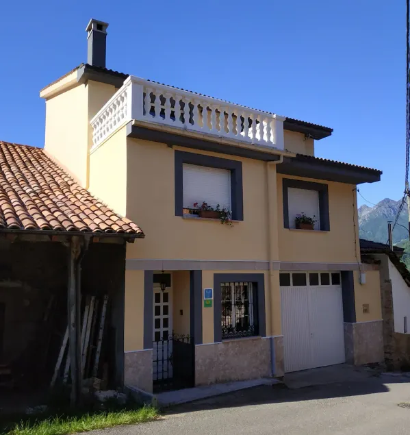 Tourist House La Pandiella - Image 1