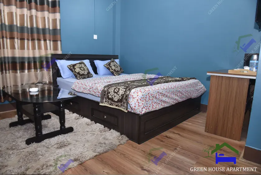 Single bedroom, living room, kitchen and bathroom - Image 1