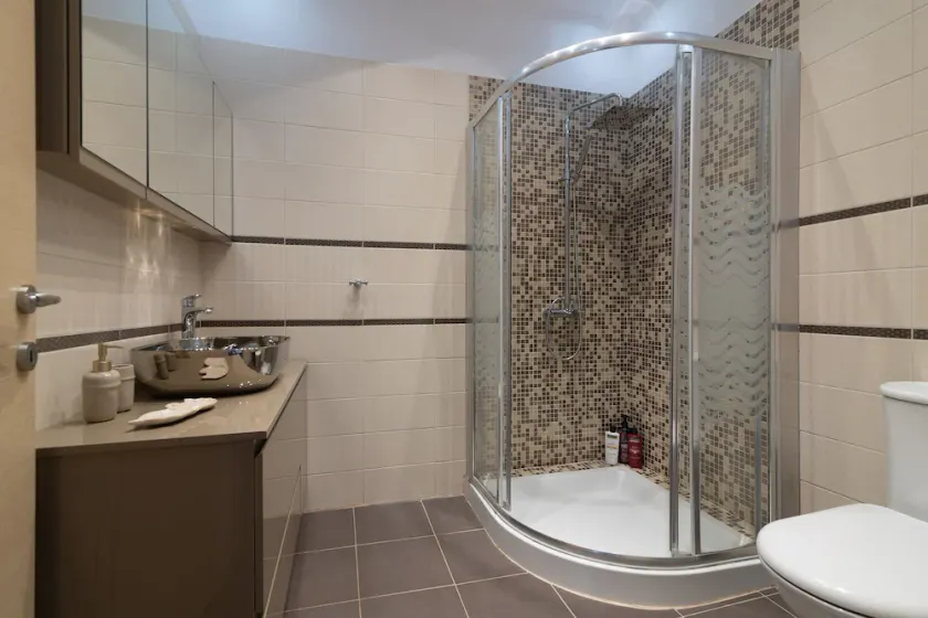 Private stone villa with heated pool & large outside area, set atop on hillside - Image 1