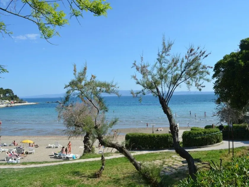 Apartments and Rooms Villa Lina - Image 1