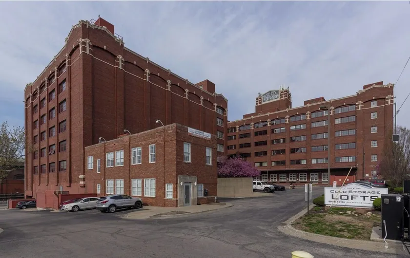 Charming 2BR Escape with Fast WiFi - Image 1