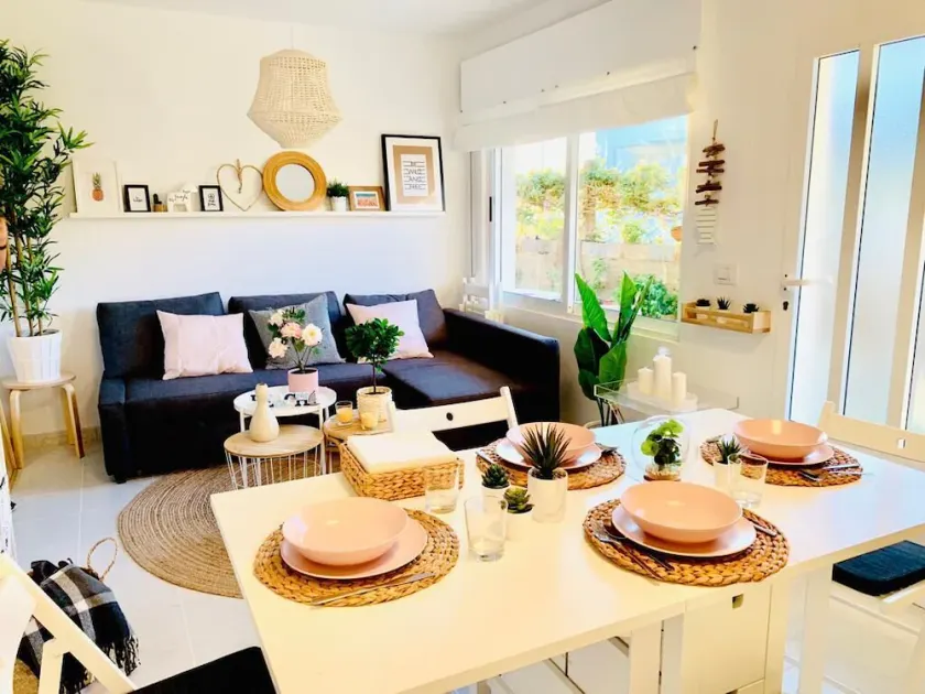Sweet & Relax Beach Apartment \"Las Gaviotas\" - Image 1