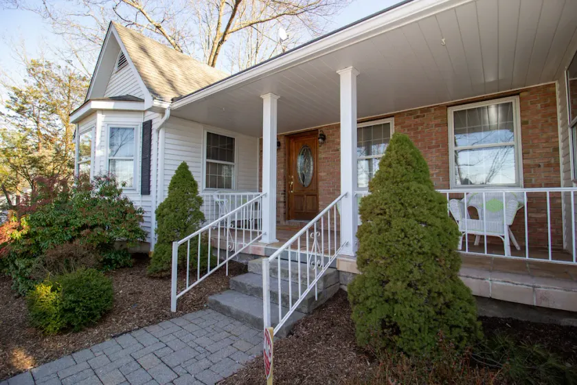 A quiet mountaintop retreat with all the comforts of home! - Image 1